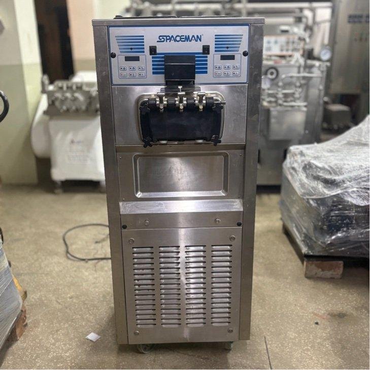 Spaceman 6378 – Gravity Feed Soft Serve Machine | Twin Twist - Image 4