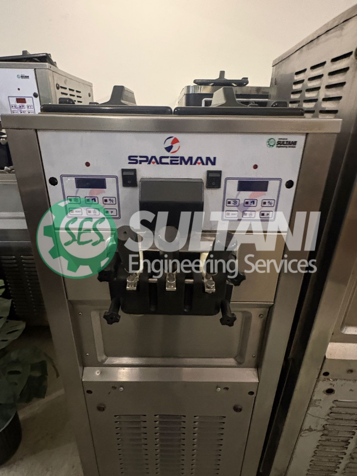 Spaceman 6248 Gravity Fed Soft Serve Ice Cream Machine – Twin Twist Commercial Ice Cream Maker - Image 4